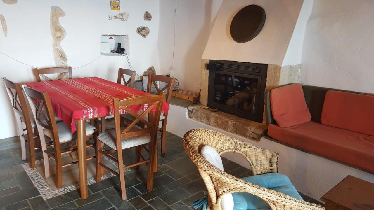 Athina Guesthouse Monemvasia Extérieur photo