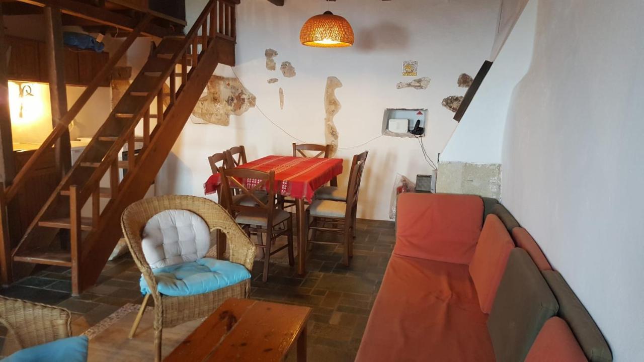Athina Guesthouse Monemvasia Extérieur photo